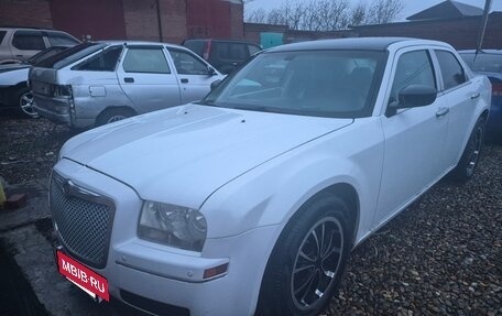 Chrysler 300C II, 2004 год, 525 000 рублей, 2 фотография