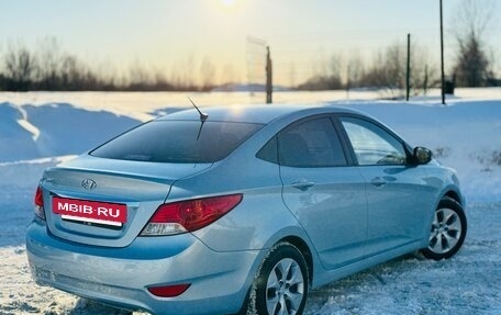 Hyundai Solaris II рестайлинг, 2011 год, 580 000 рублей, 3 фотография