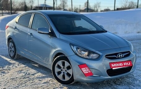 Hyundai Solaris II рестайлинг, 2011 год, 580 000 рублей, 2 фотография