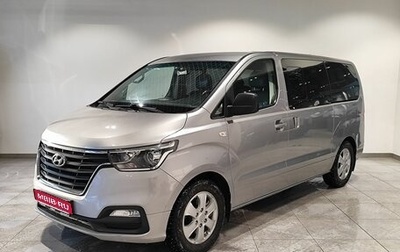 Hyundai Grand Starex Grand Starex I рестайлинг 2, 2019 год, 3 600 000 рублей, 1 фотография