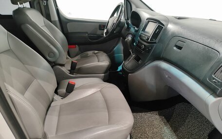 Hyundai Grand Starex Grand Starex I рестайлинг 2, 2019 год, 3 600 000 рублей, 9 фотография