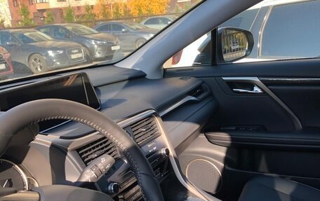 Lexus RX IV рестайлинг, 2019 год, 5 000 000 рублей, 7 фотография