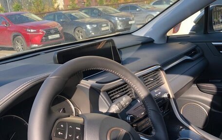 Lexus RX IV рестайлинг, 2019 год, 5 000 000 рублей, 11 фотография