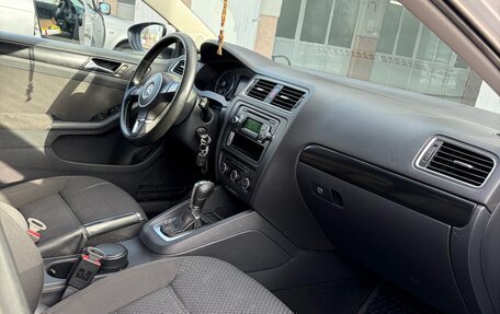 Volkswagen Jetta VI, 2011 год, 830 000 рублей, 9 фотография