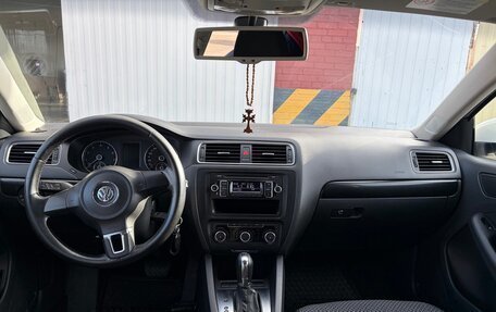 Volkswagen Jetta VI, 2011 год, 830 000 рублей, 7 фотография