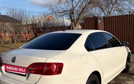 Volkswagen Jetta VI, 2011 год, 830 000 рублей, 5 фотография