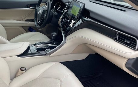 Toyota Camry, 2022 год, 3 350 000 рублей, 7 фотография