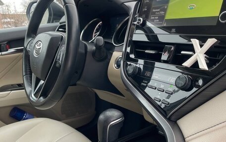 Toyota Camry, 2022 год, 3 350 000 рублей, 8 фотография