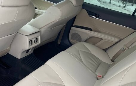 Toyota Camry, 2022 год, 3 350 000 рублей, 11 фотография