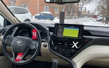 Toyota Camry, 2022 год, 3 350 000 рублей, 10 фотография