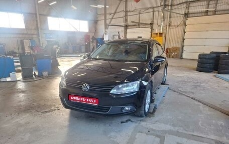 Volkswagen Jetta VI, 2013 год, 1 299 000 рублей, 1 фотография