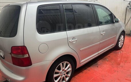 Volkswagen Touran III, 2003 год, 430 000 рублей, 4 фотография