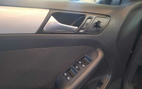 Volkswagen Jetta VI, 2013 год, 1 299 000 рублей, 12 фотография