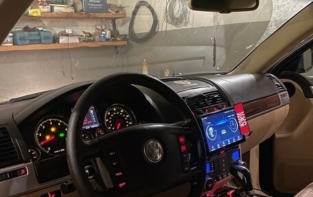 Volkswagen Touareg III, 2003 год, 715 000 рублей, 2 фотография