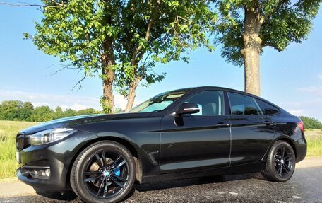 BMW 3 серия, 2018 год, 2 470 000 рублей, 15 фотография