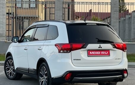 Mitsubishi Outlander III рестайлинг 3, 2015 год, 1 950 000 рублей, 1 фотография