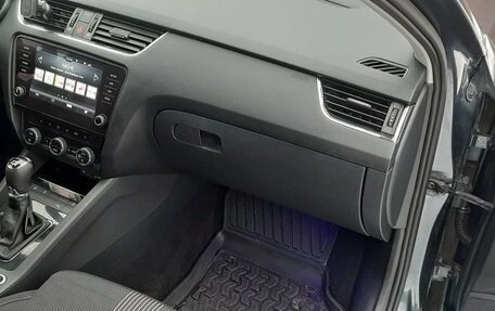 Skoda Octavia, 2017 год, 1 950 000 рублей, 8 фотография