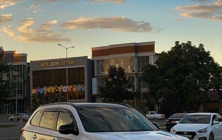 Mitsubishi Outlander III рестайлинг 3, 2015 год, 1 950 000 рублей, 15 фотография