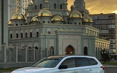 Mitsubishi Outlander III рестайлинг 3, 2015 год, 1 950 000 рублей, 12 фотография