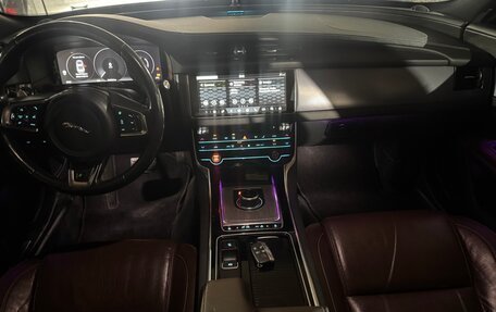 Jaguar XF II, 2018 год, 2 680 000 рублей, 5 фотография