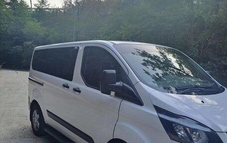 Ford Tourneo Custom I рестайлинг, 2017 год, 2 450 000 рублей, 6 фотография