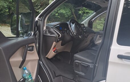 Ford Tourneo Custom I рестайлинг, 2017 год, 2 450 000 рублей, 15 фотография