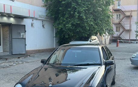 Mercedes-Benz E-Класс, 2000 год, 500 000 рублей, 2 фотография