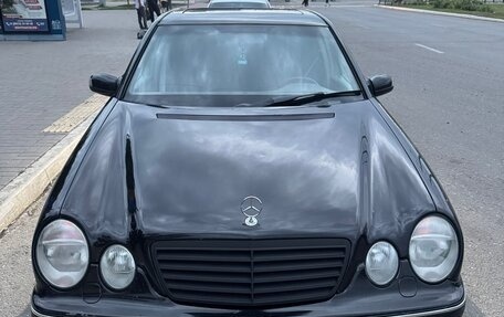 Mercedes-Benz E-Класс, 2000 год, 500 000 рублей, 1 фотография