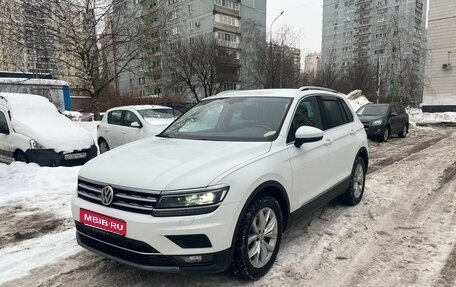 Volkswagen Tiguan II, 2018 год, 2 595 000 рублей, 1 фотография