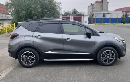 Renault Kaptur I рестайлинг, 2021 год, 2 000 000 рублей, 2 фотография