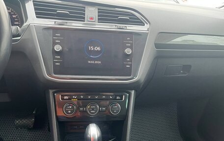 Volkswagen Tiguan II, 2018 год, 2 595 000 рублей, 10 фотография