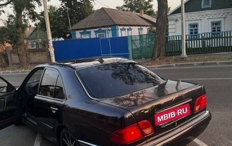 Mercedes-Benz E-Класс, 1996 год, 395 000 рублей, 3 фотография