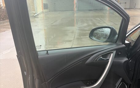 Opel Astra J, 2011 год, 700 000 рублей, 11 фотография