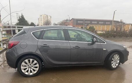 Opel Astra J, 2011 год, 700 000 рублей, 6 фотография