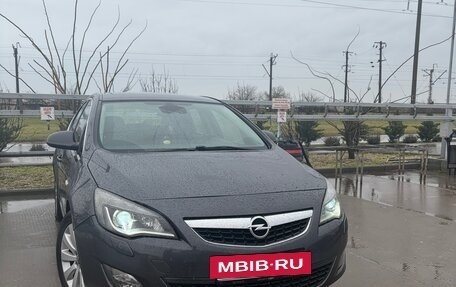 Opel Astra J, 2011 год, 700 000 рублей, 4 фотография
