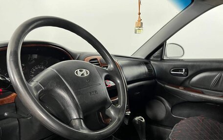 Hyundai Sonata IV рестайлинг, 2004 год, 360 000 рублей, 23 фотография