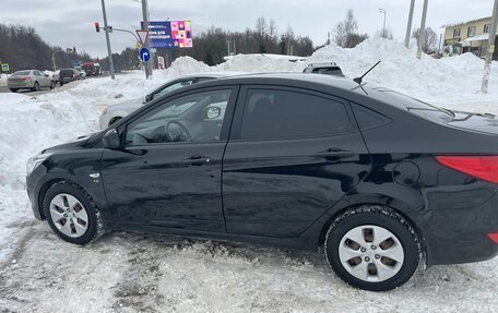 Hyundai Solaris II рестайлинг, 2015 год, 1 400 000 рублей, 3 фотография