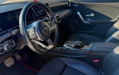 Mercedes-Benz A-Класс, 2019 год, 2 600 000 рублей, 6 фотография