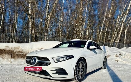 Mercedes-Benz A-Класс, 2019 год, 2 600 000 рублей, 4 фотография