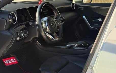 Mercedes-Benz A-Класс, 2019 год, 2 600 000 рублей, 9 фотография