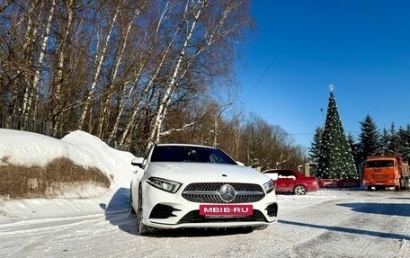 Mercedes-Benz A-Класс, 2019 год, 2 600 000 рублей, 2 фотография