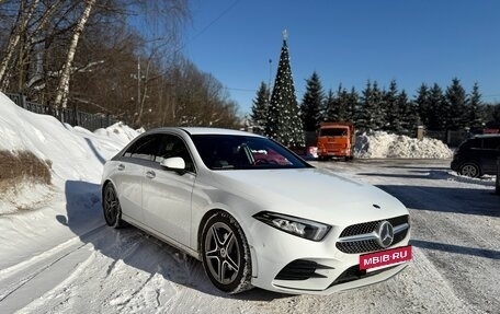 Mercedes-Benz A-Класс, 2019 год, 2 600 000 рублей, 3 фотография