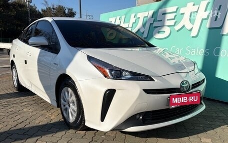 Toyota Prius IV XW50, 2022 год, 1 861 099 рублей, 1 фотография