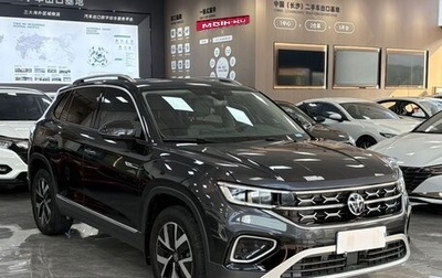 Volkswagen Touran III, 2022 год, 2 500 000 рублей, 1 фотография