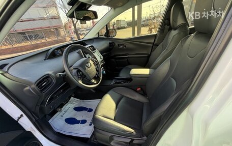 Toyota Prius IV XW50, 2022 год, 1 861 099 рублей, 8 фотография