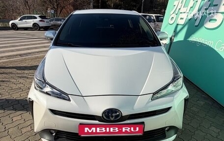 Toyota Prius IV XW50, 2022 год, 1 861 099 рублей, 2 фотография