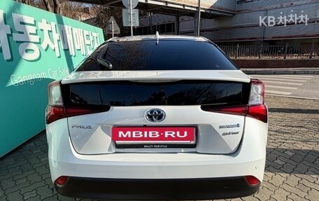 Toyota Prius IV XW50, 2022 год, 1 861 099 рублей, 5 фотография