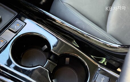 Toyota Prius IV XW50, 2022 год, 1 861 099 рублей, 20 фотография