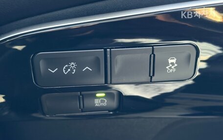 Toyota Prius IV XW50, 2022 год, 1 861 099 рублей, 17 фотография