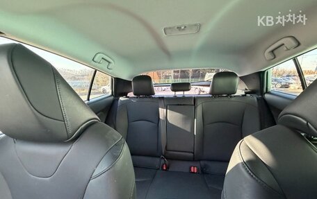 Toyota Prius IV XW50, 2022 год, 1 861 099 рублей, 18 фотография